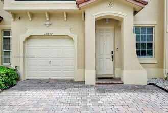 12857 SW 134th St in Miami, FL - Building Photo - Building Photo