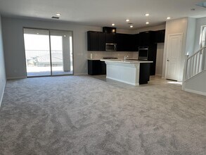 396 Purple Sandpiper St in Las Vegas, NV - Building Photo - Building Photo