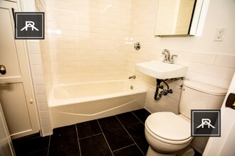 1340 Commonwealth Ave, Unit 17 in Boston, MA - Building Photo - Building Photo