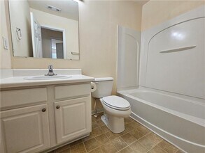 2200 Meadow Peak Rd in Duluth, GA - Building Photo - Building Photo