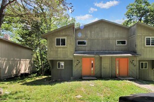 3918-3920-3920 S Rock Quarry Rd in Columbia, MO - Building Photo