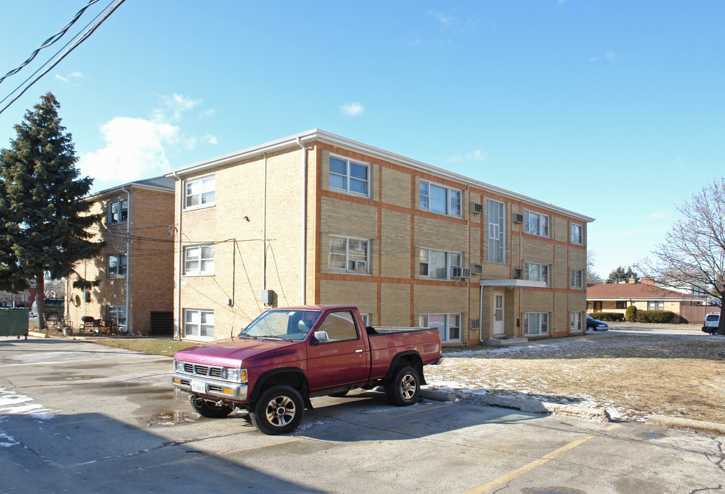 10237 Chestnut Ave in Franklin Park, IL - Foto de edificio