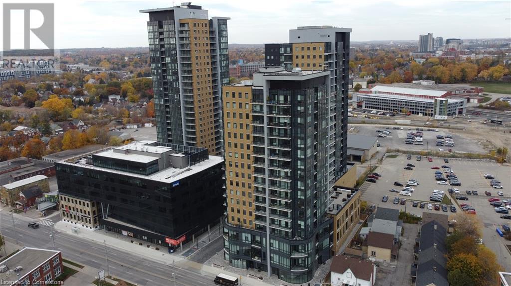 108 Garment St in Kitchener, ON - Building Photo