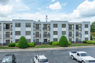 Vivo Living Raleigh in Raleigh, NC - Foto de edificio - Building Photo