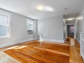 16 Windsor Rd in Medford, MA - Building Photo - Building Photo