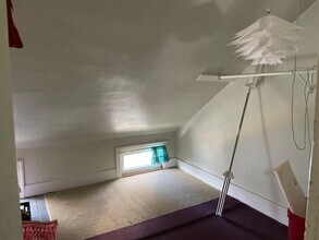 30 High St, Unit 30 in Whitinsville, MA - Foto de edificio - Building Photo