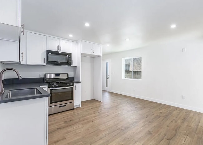property at 15808 Chatsworth St