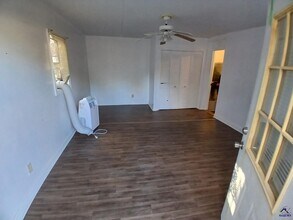 218 Hunt St in Fort Valley, GA - Building Photo - Building Photo
