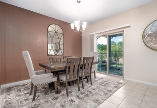 516 E Slaughter Ln in Austin, TX - Building Photo - Building Photo