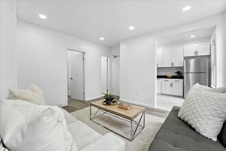 283 Griffith St in Jersey City, NJ - Building Photo - Building Photo
