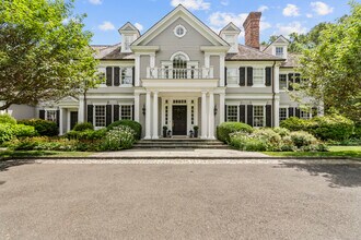 83 Lukes Wood Rd in New Canaan, CT - Building Photo - Building Photo