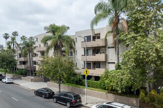 435 S Virgil Ave in Los Angeles, CA - Foto de edificio - Building Photo