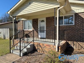 3252 Uvalde Ln NW in Huntsville, AL - Building Photo - Building Photo