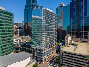 One Light Luxury Apartments in Kansas City, MO - Foto de edificio - Building Photo