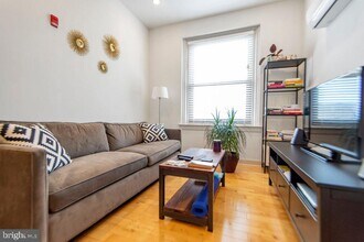 427 Monroe St in Philadelphia, PA - Building Photo - Building Photo