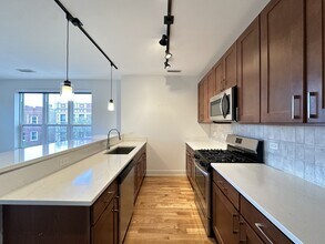 2740 N Spaulding Ave in Chicago, IL - Building Photo - Building Photo