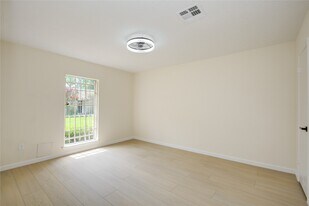 12803 High Star Dr in Houston, TX - Building Photo