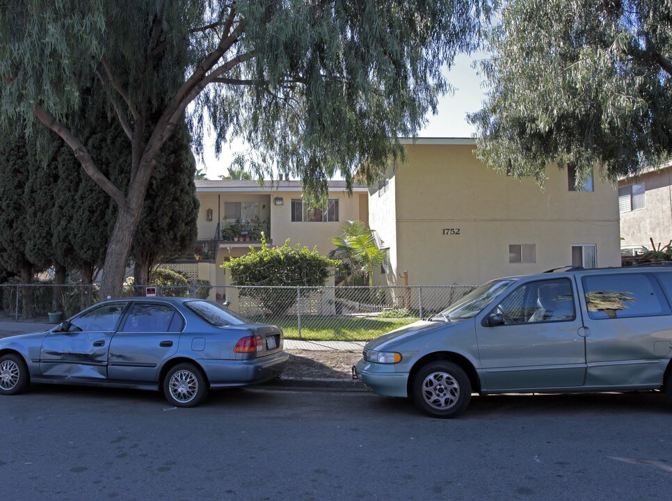 1752 W Sumac Ln in Anaheim, CA - Building Photo