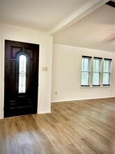7604 Chelmsford Dr in Austin, TX - Building Photo - Building Photo