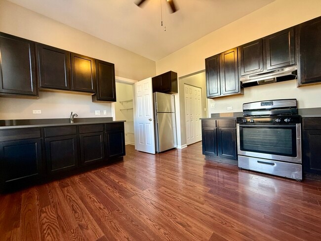 3235 S Racine Ave in Chicago, IL - Building Photo - Building Photo