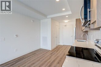 1333 Weber St E in Kitchener, ON - Building Photo - Building Photo