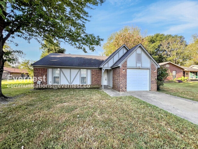 6205 Somerset Cove in Horn Lake, MS - Foto de edificio - Building Photo