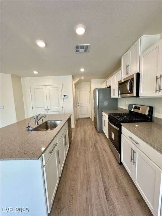 798 Ruby Sedona Ave in North Las Vegas, NV - Building Photo
