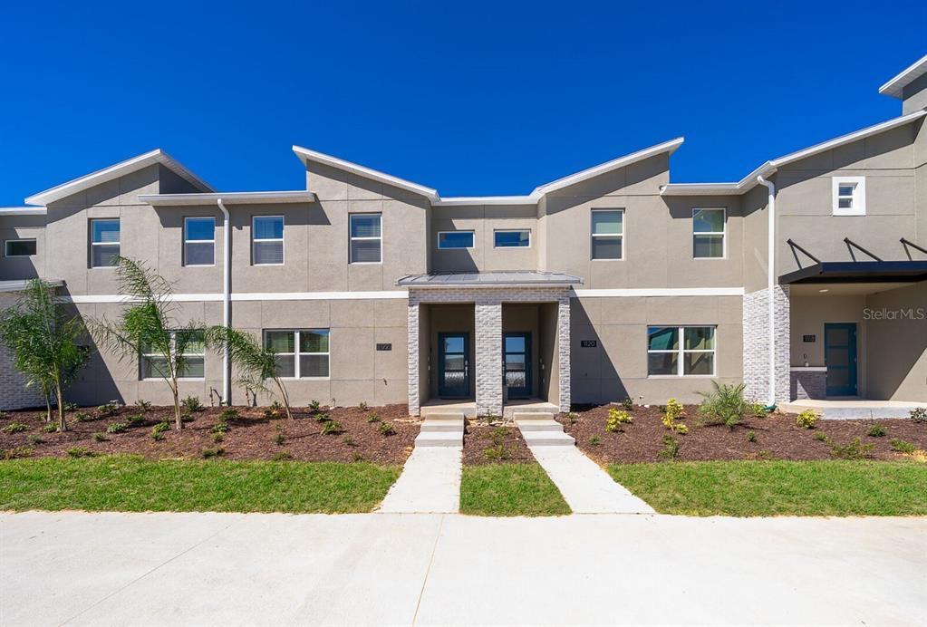 1122 Kingsbarn St in Davenport, FL - Building Photo