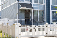 322 Beach 43rd St in Far Rockaway, NY - Building Photo - Building Photo