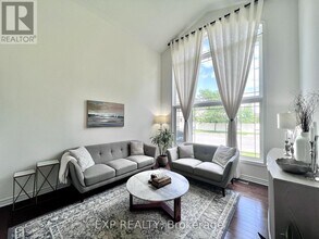 700 Beatrice Dr in Ottawa, ON - Building Photo - Building Photo