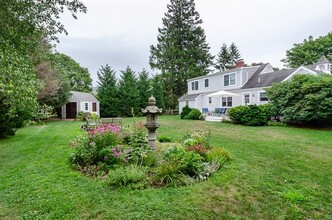 29 Pine Island Rd in Mattapoisett, MA - Building Photo - Building Photo