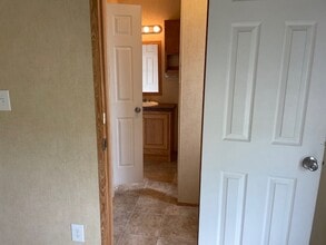 928 N Lake Ave in Eagle Lake, TX - Building Photo - Building Photo