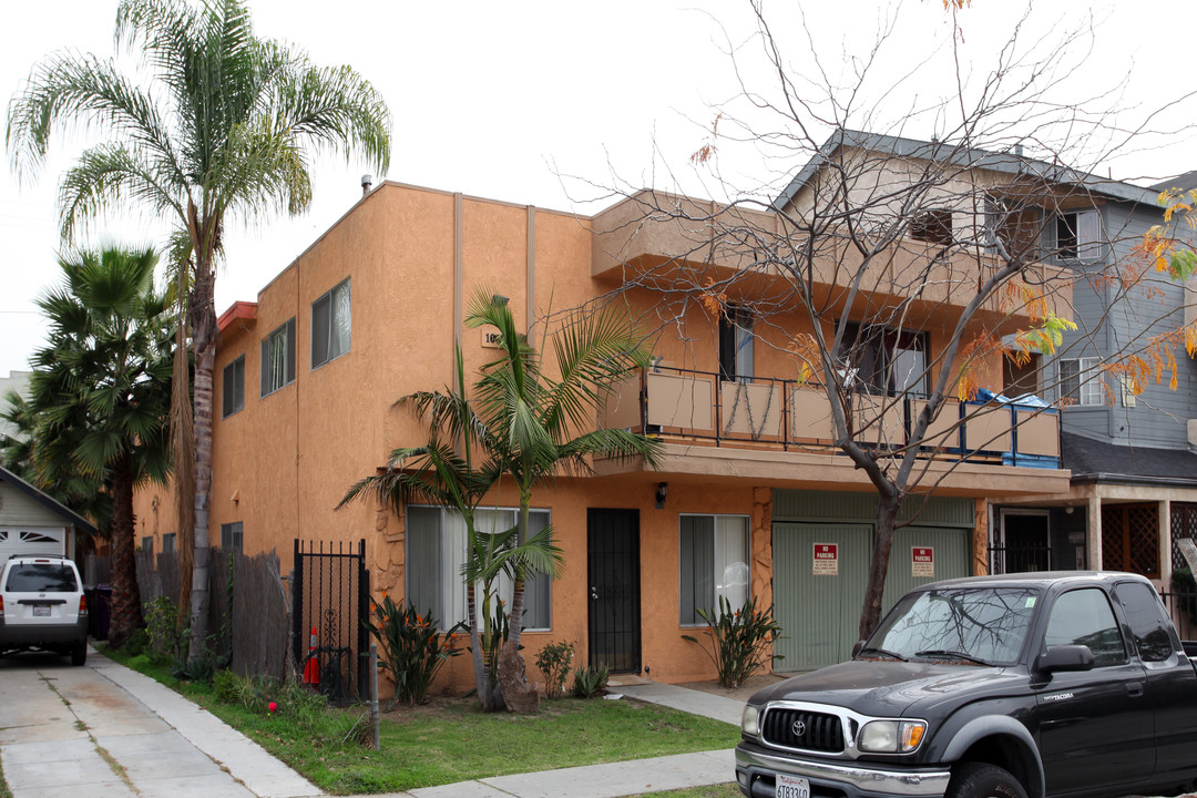 1036 Saint Louis Ave in Long Beach, CA - Building Photo