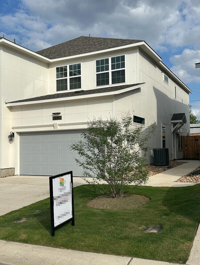 931 Beebrush Ln in New Braunfels, TX - Building Photo - Building Photo