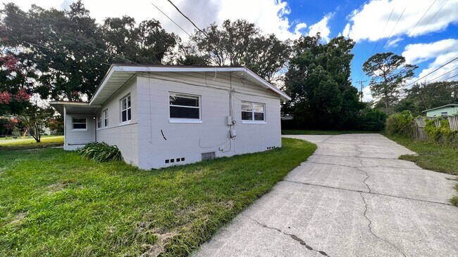 116 Alhambra Ave in Altamonte Springs, FL - Building Photo - Building Photo