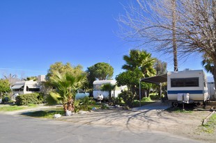 Hemet Valley Travel Trailer Park in Hemet, CA - Foto de edificio - Building Photo