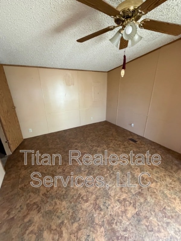 1835 S Lake Arthur Ave in Jennings, LA - Foto de edificio - Building Photo