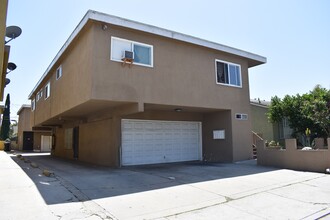 576 E Hyde Park Blvd in Inglewood, CA - Building Photo - Building Photo