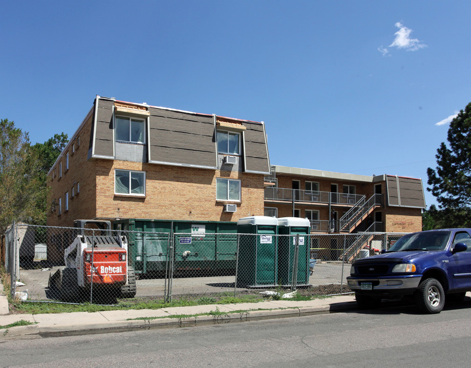 Canterbury East Apartments in Englewood, CO - Foto de edificio