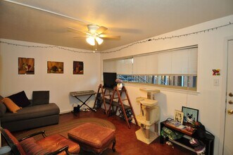 2404 Longview St in Austin, TX - Building Photo - Building Photo