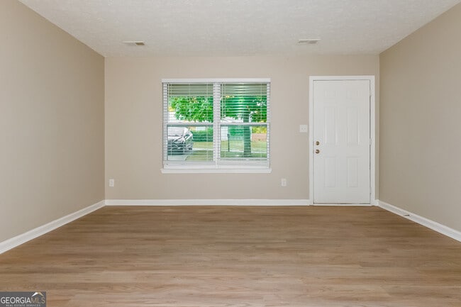 35 Pinecone Ct in Mcdonough, GA - Building Photo - Building Photo