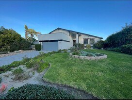 13161 Shalimar Pl in Del Mar, CA - Building Photo