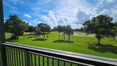 16171 Blatt Blvd, Unit 202 in Weston, FL - Building Photo - Building Photo