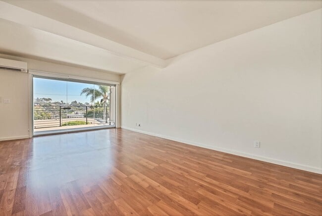 160 Cedar Way in Laguna Beach, CA - Building Photo - Building Photo