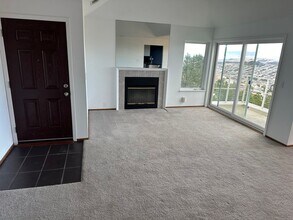 420 Pointe Pacific Dr in Daly City, CA - Building Photo - Building Photo