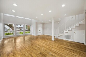 8978 Chatsworth Dr in Houston, TX - Building Photo - Building Photo