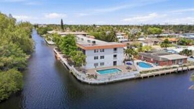 1400 NE 57th St, Unit 304 in Fort Lauderdale, FL - Building Photo - Building Photo