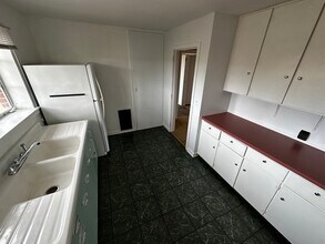 723 E Hunt Rd, Unit #4 in Alcoa, TN - Foto de edificio - Building Photo