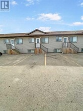 9225-393 93 Ave in Grande Prairie, AB - Building Photo - Building Photo