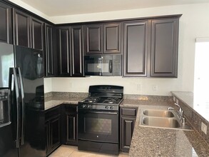 7757 N Mellow Motifs Ct in Las Vegas, NV - Building Photo - Building Photo